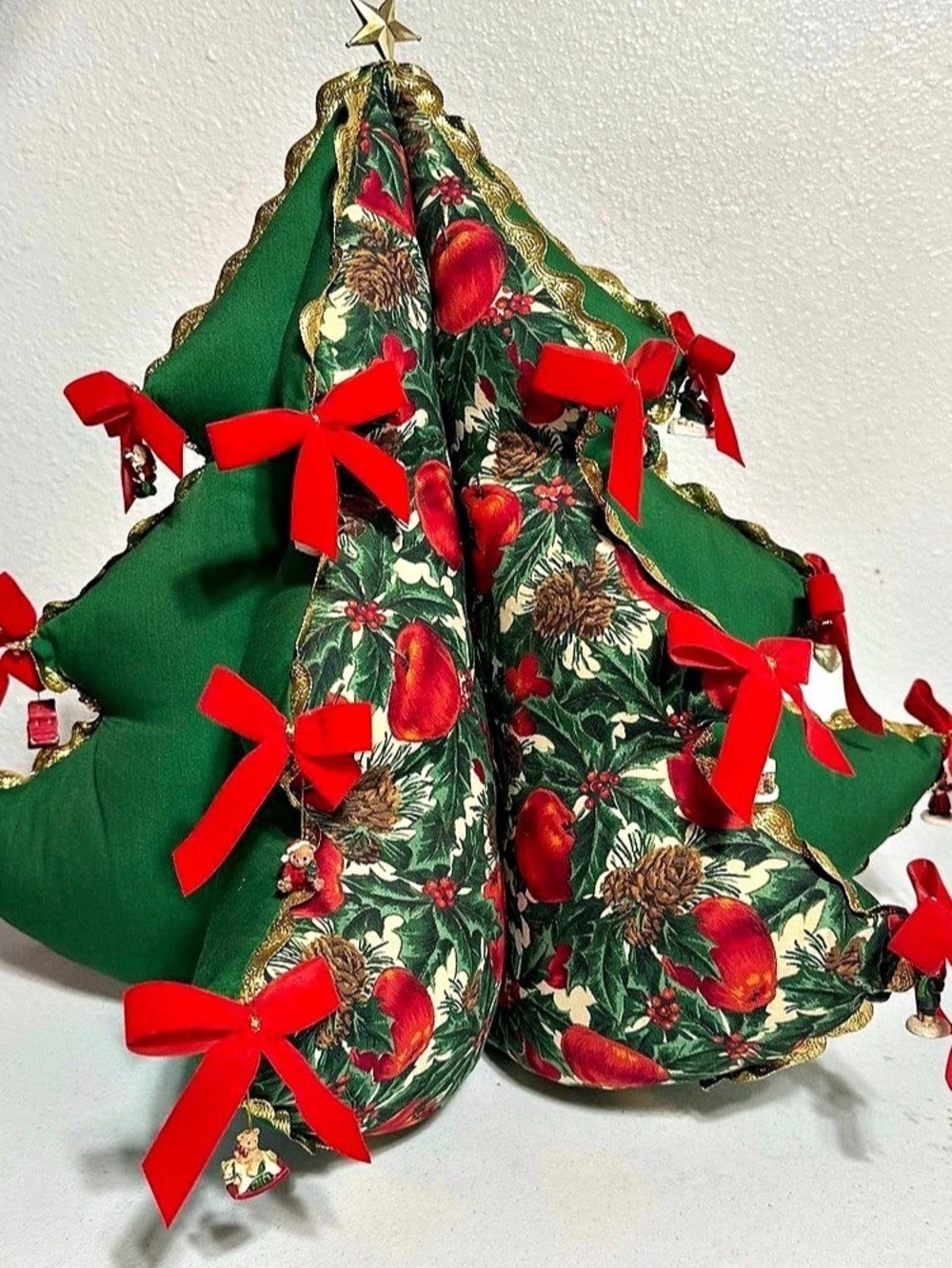VTG Handmade 3D Quilted Stuffed Christmas Tree Ornaments Bows 17” Cottagecore